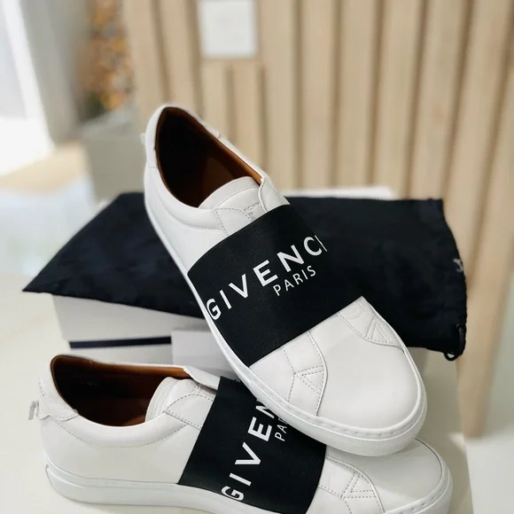Givency Urban Street Logo Sneaker - Picture 2 of 3